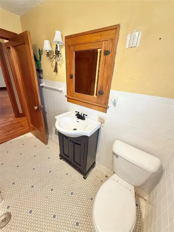 Photo 32 — 722 E Main Street, Sentinel, OK 73664