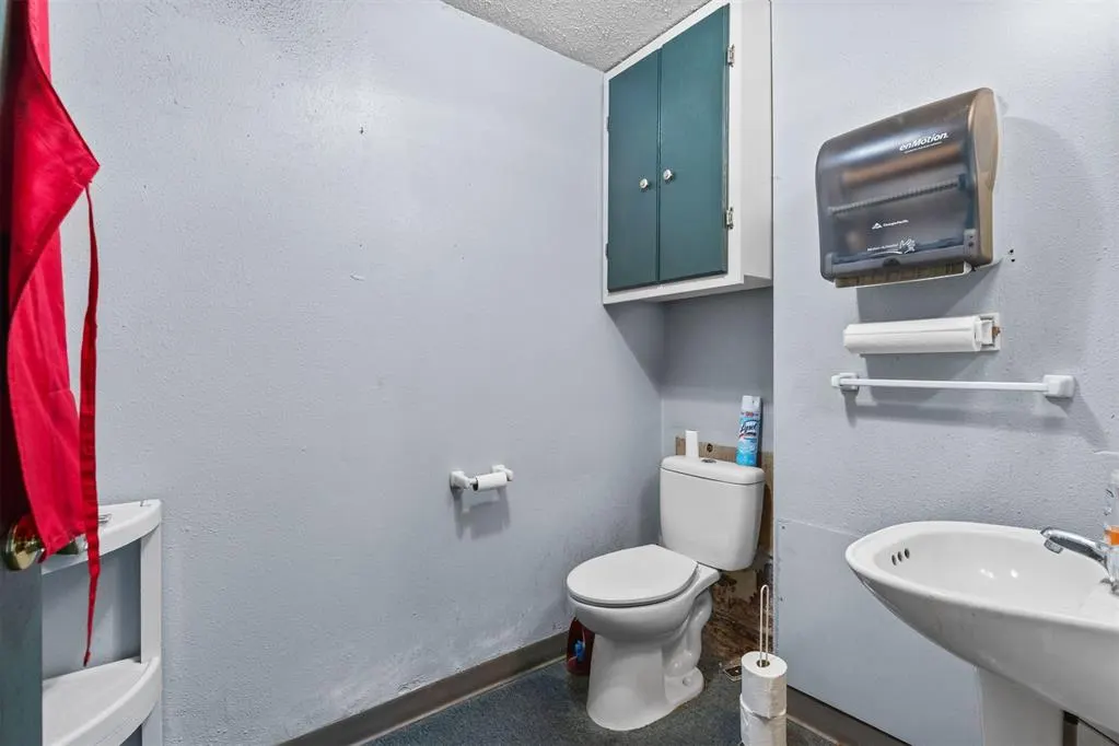 Photo 9 — 122 N 5th Street, Chickasha, OK 73018