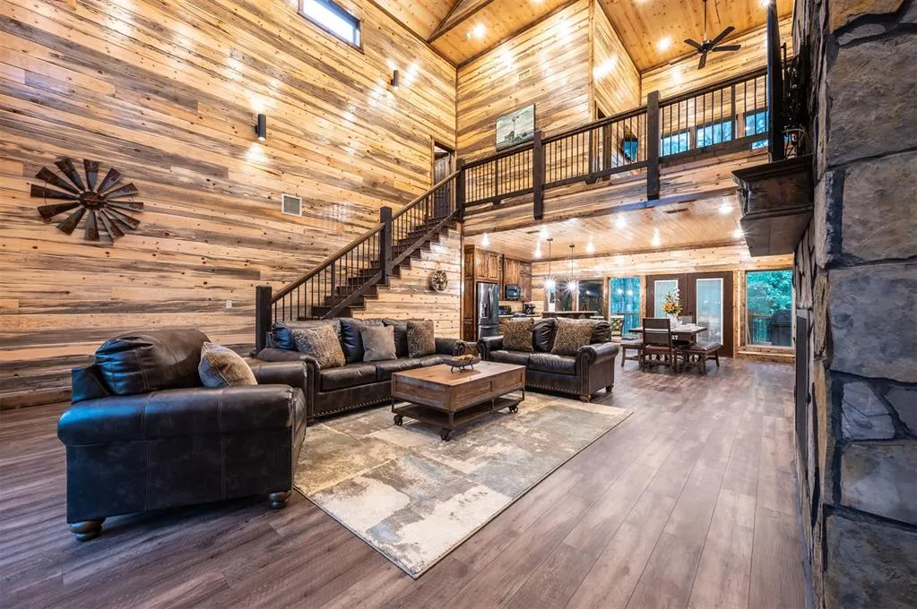 Photo 3 — 300 Bent Oak Trail, Broken Bow, OK 74728