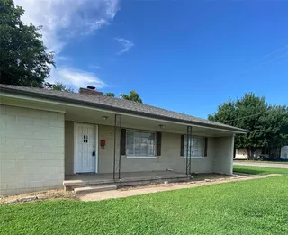Sold home at 501 W 2nd Street