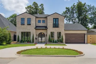 Sold home at 2716 W Country Club Drive