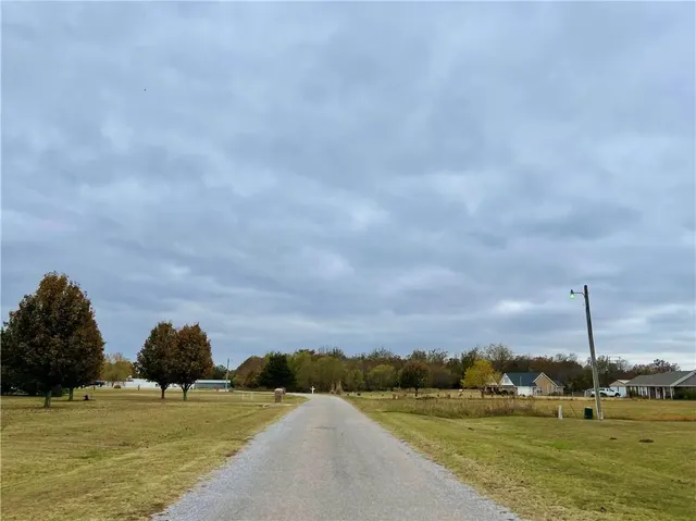 Front exterior — 10 Belle Brooke Circle, Shawnee, OK 74804