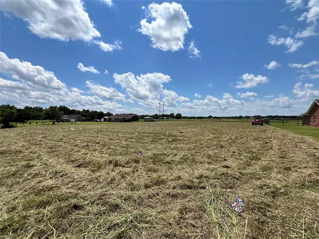 Photo 3 — 10 Belle Brooke Circle, Shawnee, OK 74804