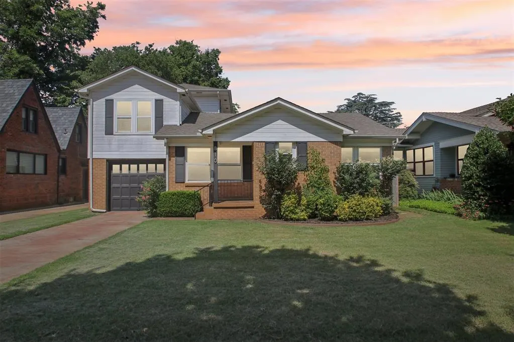 Front exterior — 810 S Lahoma Avenue, Norman, OK 73069