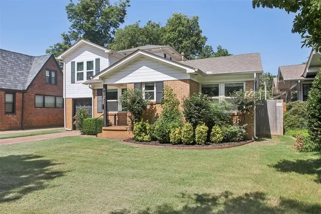Photo 3 — 810 S Lahoma Avenue, Norman, OK 73069