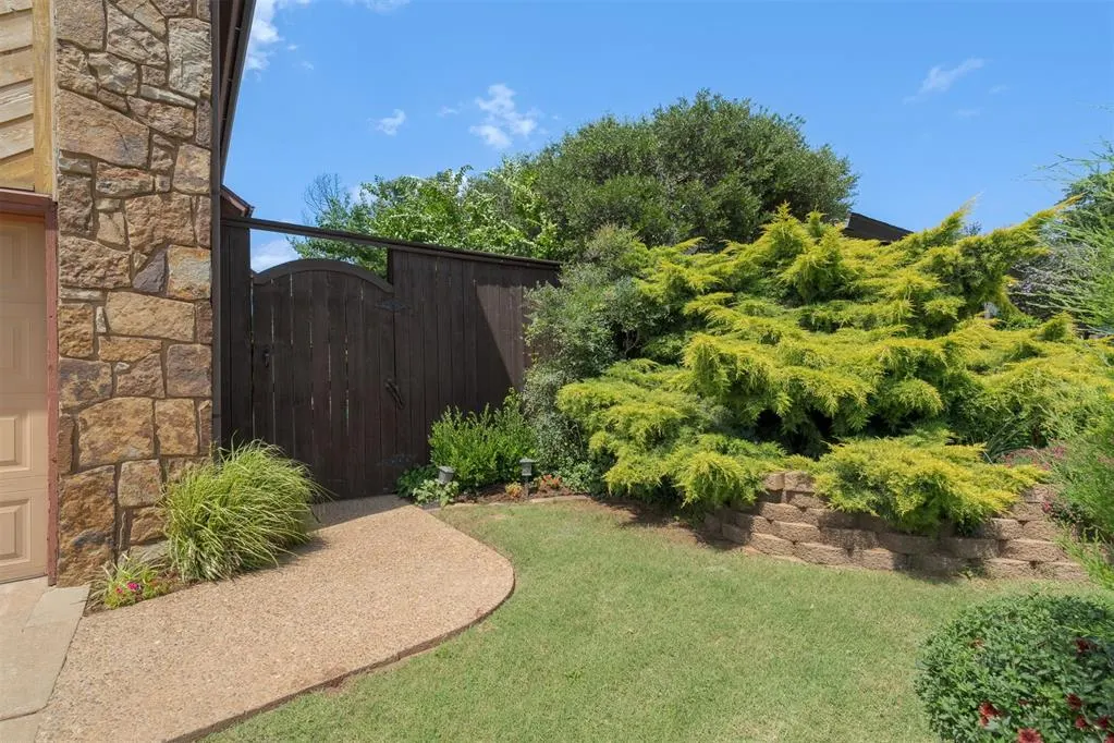 Photo 5 — 1615 Fox Hollow Ridge, Oklahoma City, OK 73131