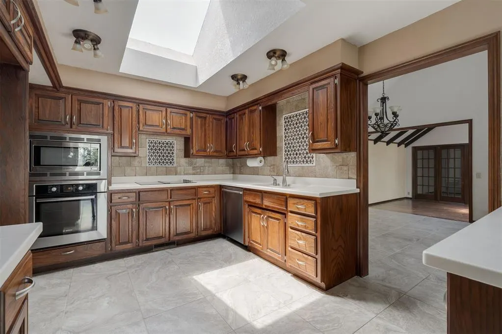 Photo 19 — 1615 Fox Hollow Ridge, Oklahoma City, OK 73131