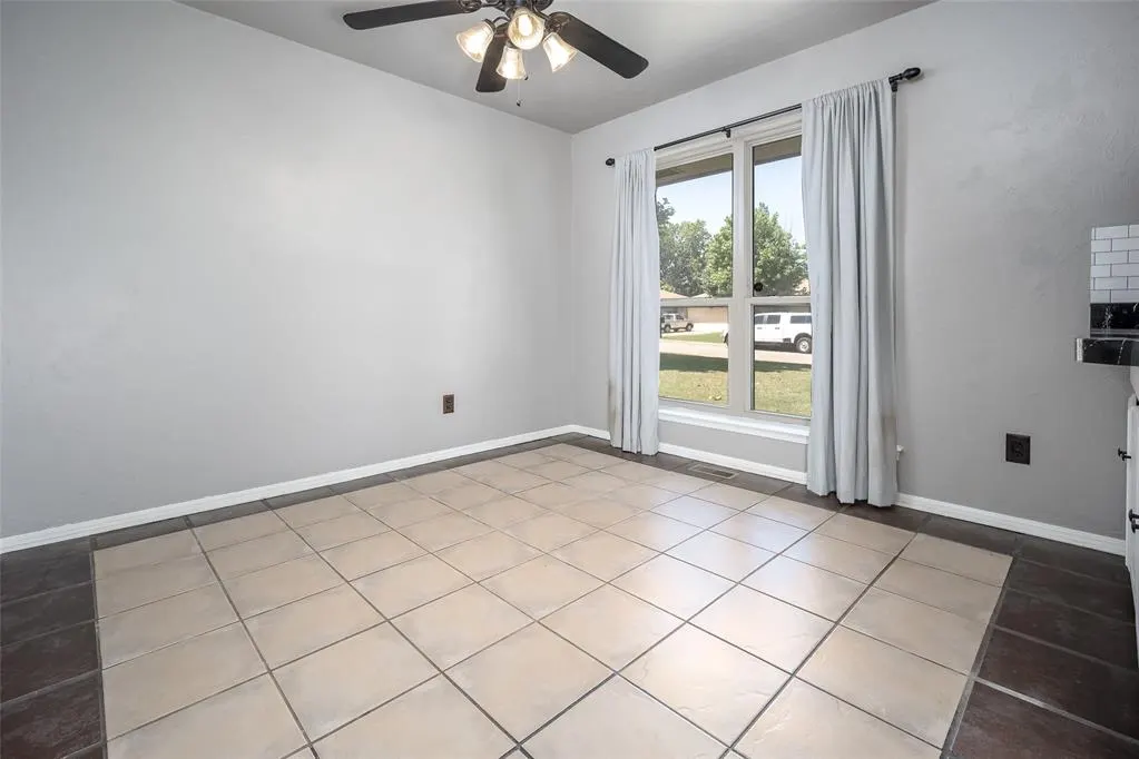 Photo 9 — 12612 Bannockburn Place, Oklahoma City, OK 73142