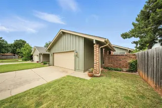 Sold home at 4713 N Cypress Court