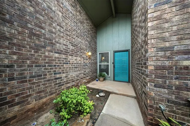 Photo 2 — 4713 N Cypress Court, Oklahoma City, OK 73162