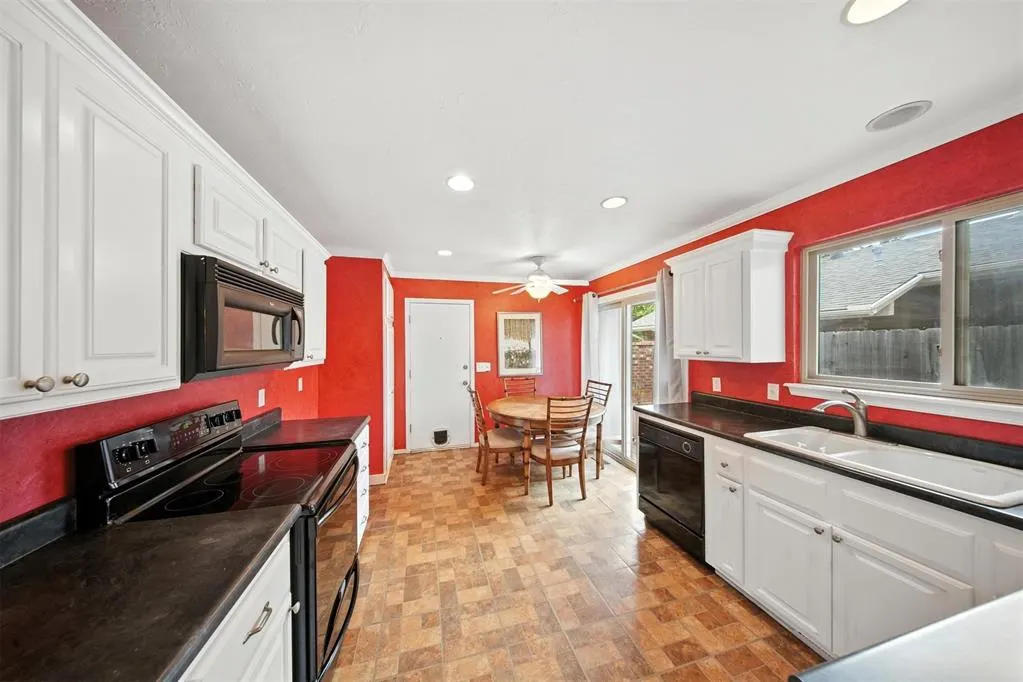 Photo 11 — 4713 N Cypress Court, Oklahoma City, OK 73162