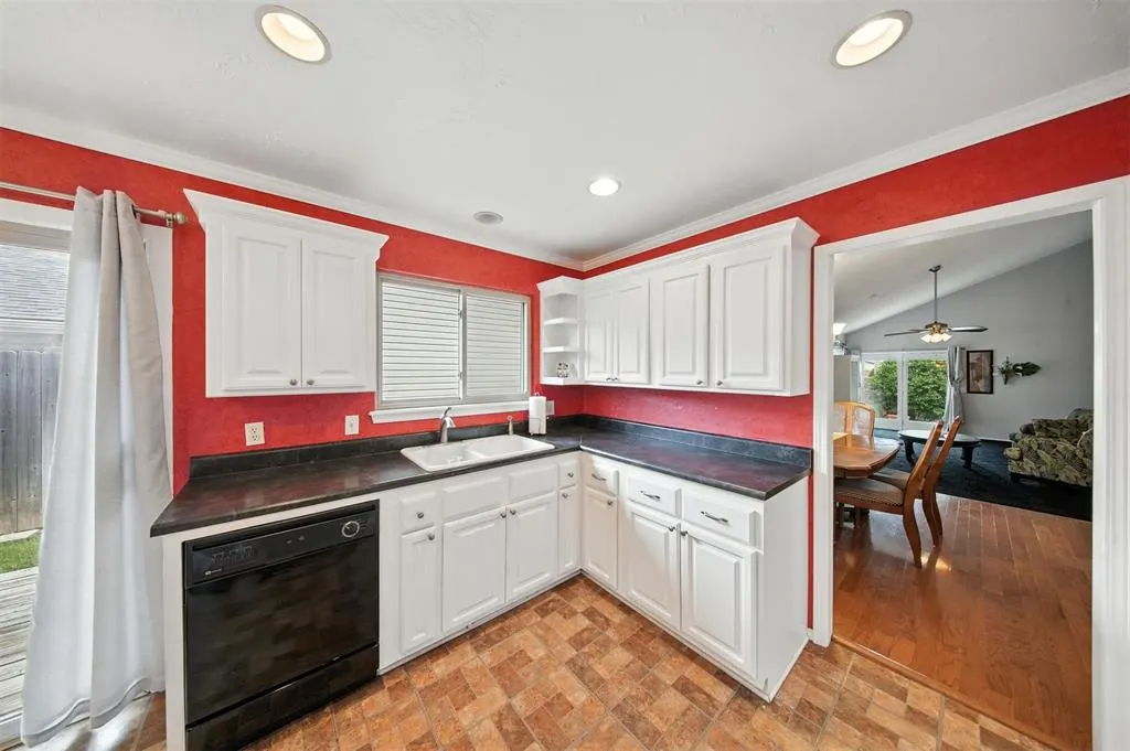 Photo 14 — 4713 N Cypress Court, Oklahoma City, OK 73162