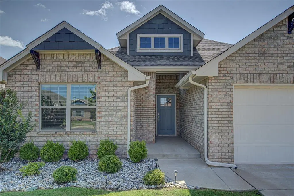 Photo 3 — 3800 Palmetto Trail, Oklahoma City, OK 73179