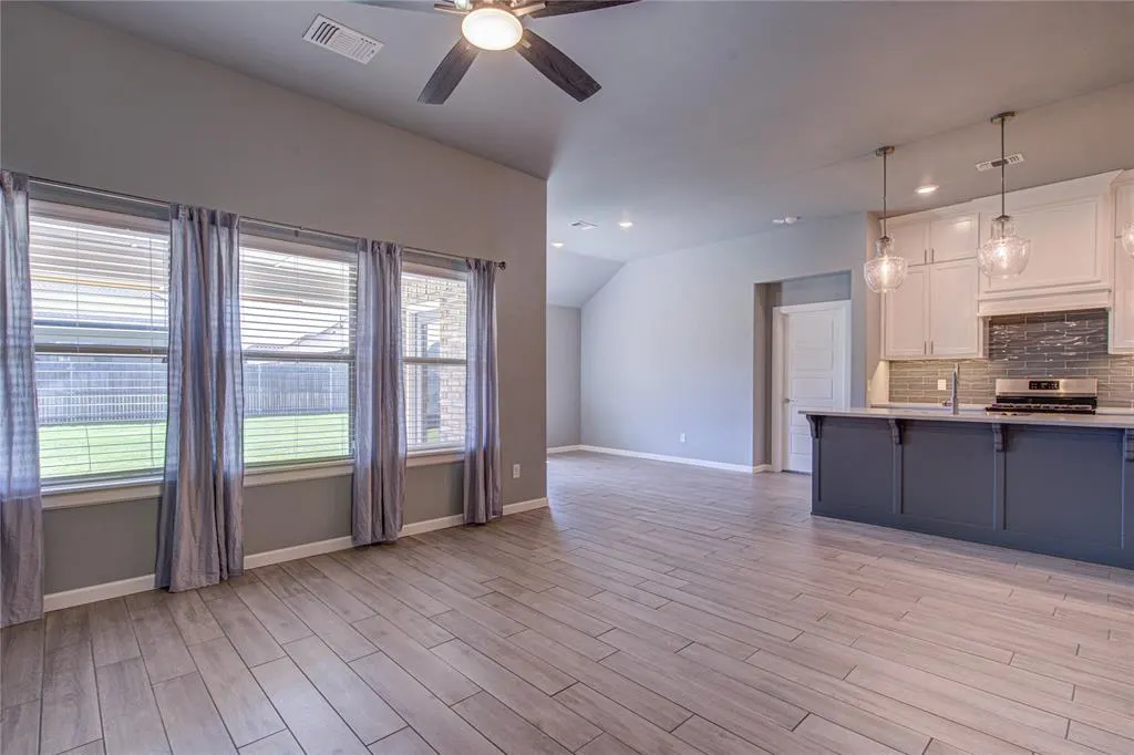 Photo 8 — 3800 Palmetto Trail, Oklahoma City, OK 73179