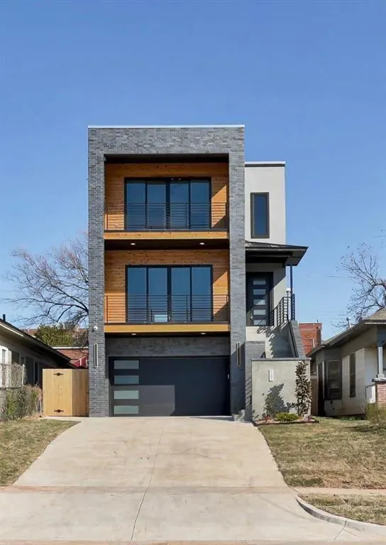 Front exterior — 1127 NW 7th Street, Oklahoma City, OK 73106