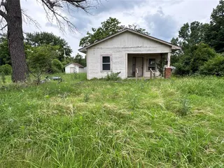 Sold home at 1000 S Dogwood Avenue