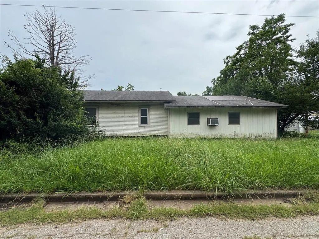 Photo 13 — 1000 S Dogwood Avenue, Okmulgee, OK 74447