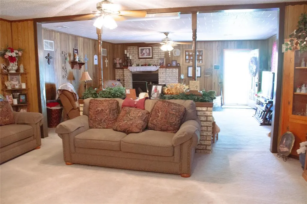 Photo 5 — 817 Park View Drive, Maysville, OK 73057