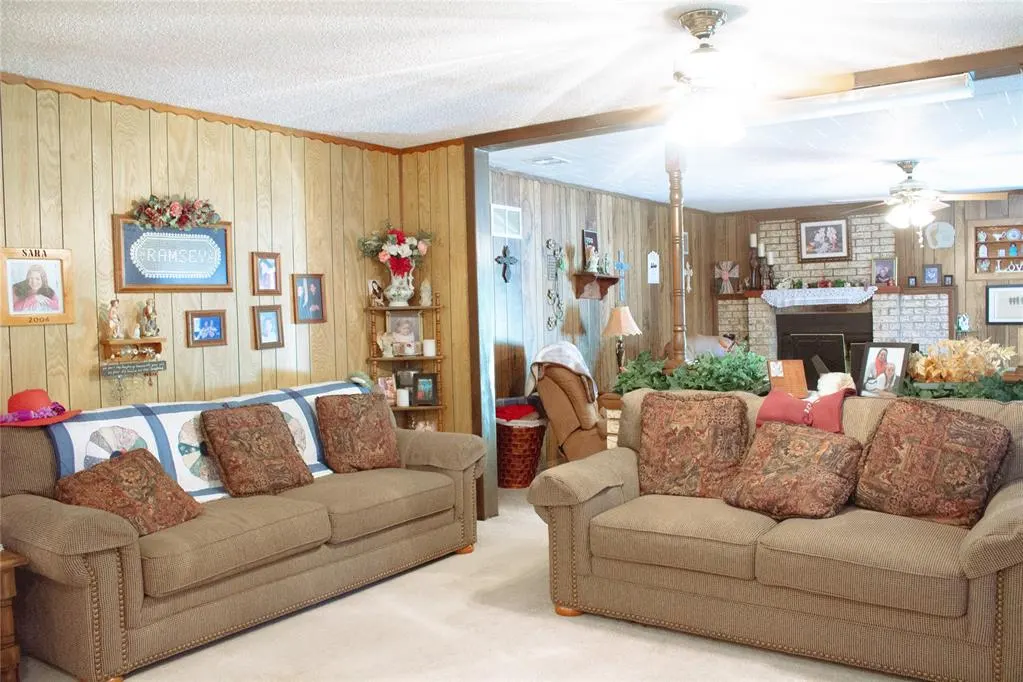 Photo 6 — 817 Park View Drive, Maysville, OK 73057