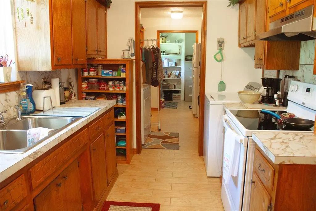Photo 8 — 817 Park View Drive, Maysville, OK 73057