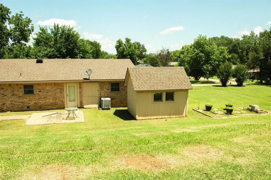 Photo 22 — 817 Park View Drive, Maysville, OK 73057