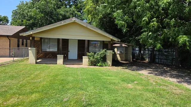 Front exterior — 1325 SW 28th Street, Oklahoma City, OK 73108
