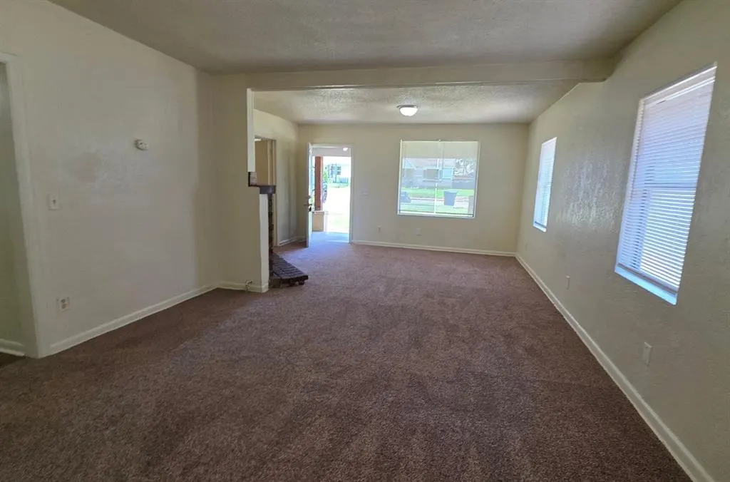 Photo 6 — 1325 SW 28th Street, Oklahoma City, OK 73108