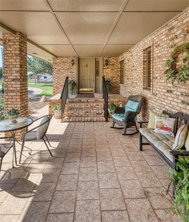 Photo 4 — 517 Garrett Street, Elk City, OK 73644