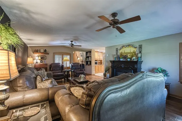 Photo 6 — 517 Garrett Street, Elk City, OK 73644