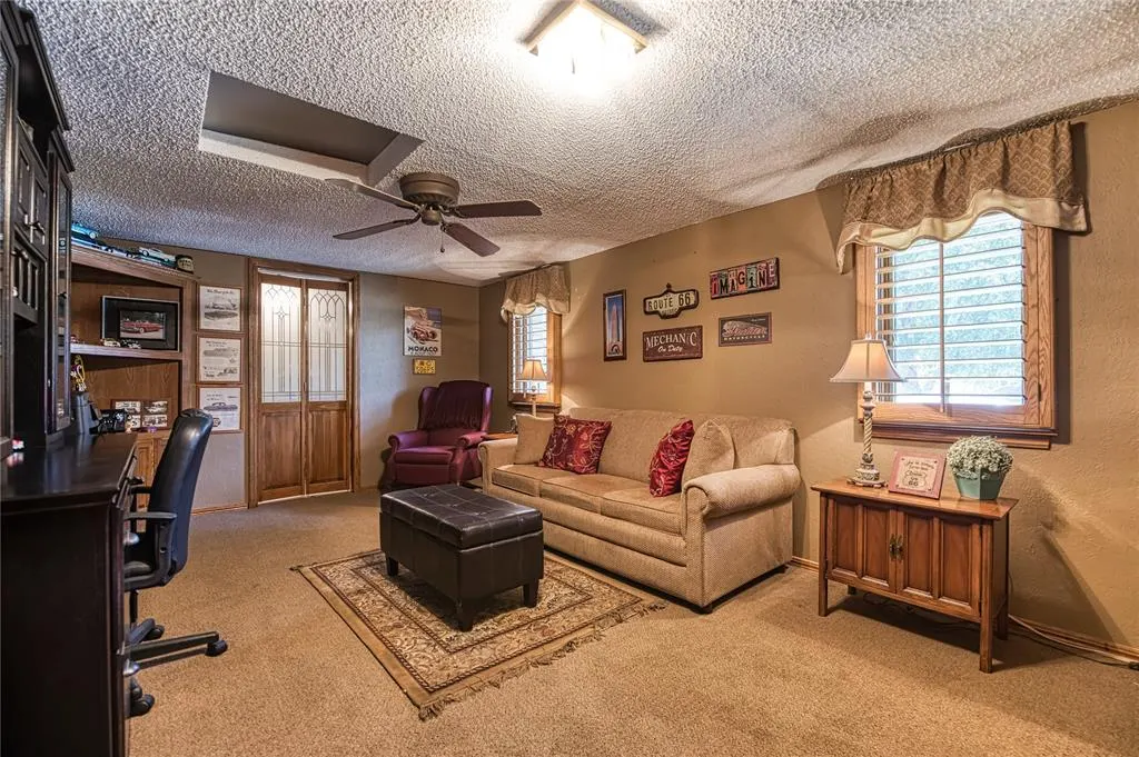 Photo 13 — 517 Garrett Street, Elk City, OK 73644