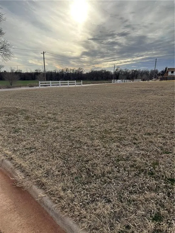 Front exterior — 101 Gambel Lane, Elk City, OK 73644