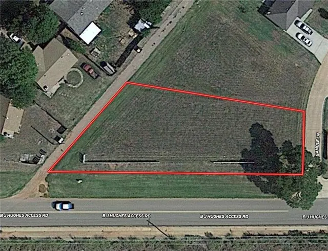 Photo 2 — 101 Gambel Lane, Elk City, OK 73644