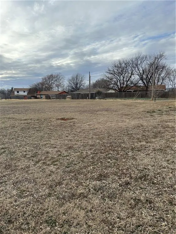Front exterior — 103 Gambel Lane, Elk City, OK 73644