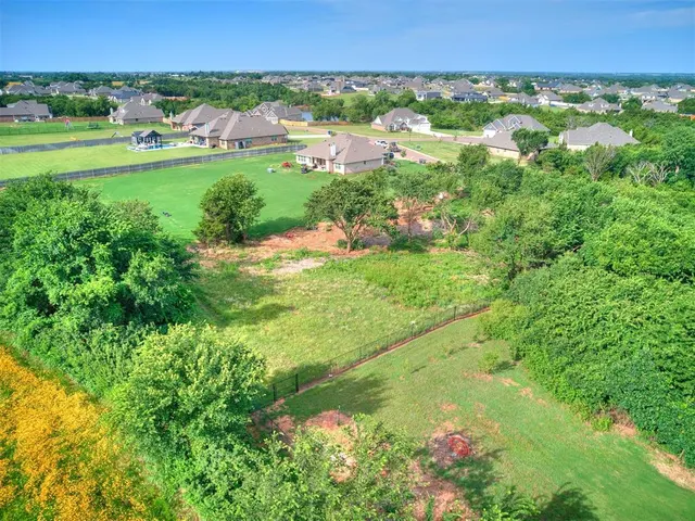 Photo 5 — 13460 Blue Star Street, Edmond, OK 73025