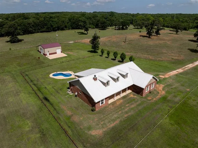 Photo 4 — 362161 E 990 Road, Paden, OK 74860
