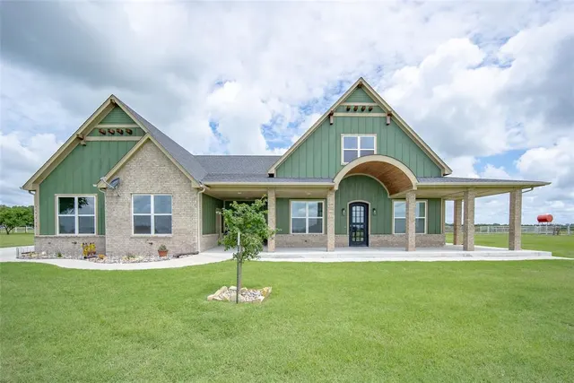 Photo 2 — 26975 N County Road 3170, Elmore City, OK 73433