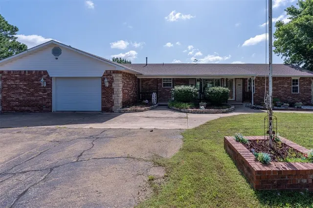 Photo 3 — 99126 N 3620 Road, Paden, OK 74860