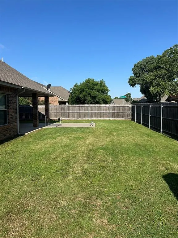 Photo 4 — 702 Bison, Enid, OK 73701