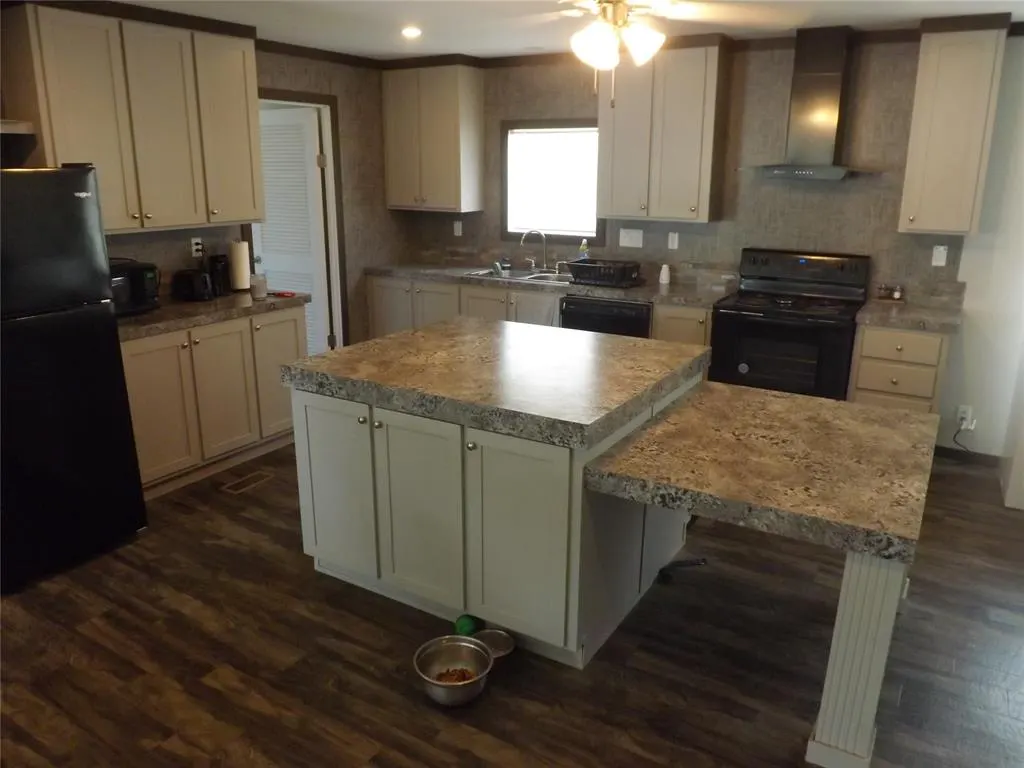 Photo 6 — 413 NW 3 RD. Street, Tipton, OK 73570