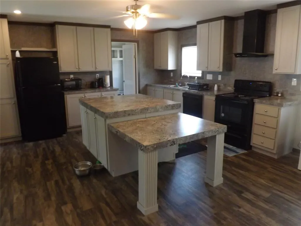 Photo 22 — 413 NW 3 RD. Street, Tipton, OK 73570
