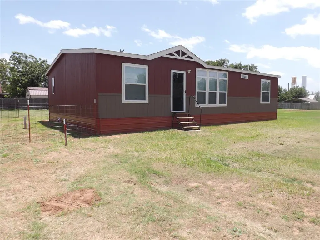Photo 31 — 413 NW 3 RD. Street, Tipton, OK 73570