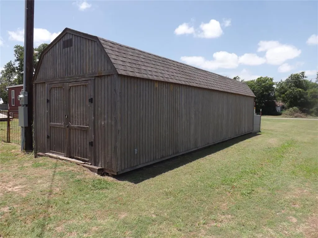 Photo 32 — 413 NW 3 RD. Street, Tipton, OK 73570