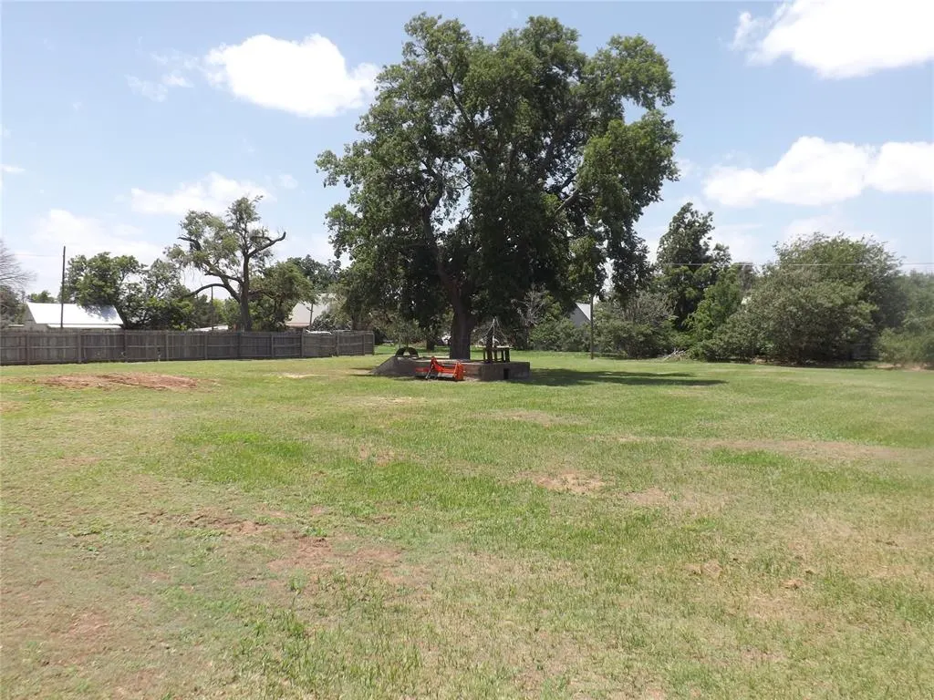 Photo 37 — 413 NW 3 RD. Street, Tipton, OK 73570