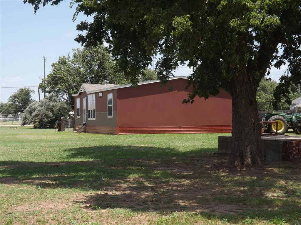 Photo 41 — 413 NW 3 RD. Street, Tipton, OK 73570