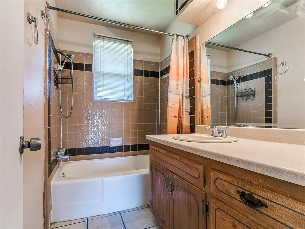 Photo 15 — 7616 NW 29th Street, Bethany, OK 73008