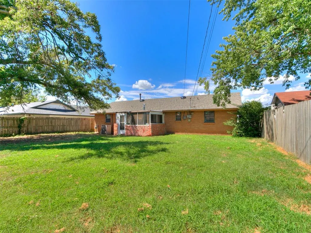 Photo 17 — 7616 NW 29th Street, Bethany, OK 73008