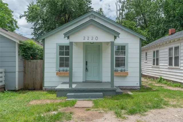 Photo 3 — 2220 SW 28th Street, Oklahoma City, OK 73108