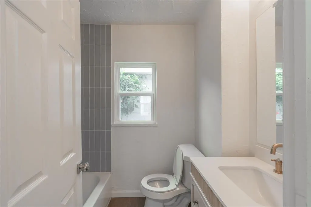 Photo 14 — 2220 SW 28th Street, Oklahoma City, OK 73108