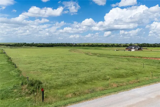 Photo 2 — E Arapaho Road, Weatherford, OK 73096