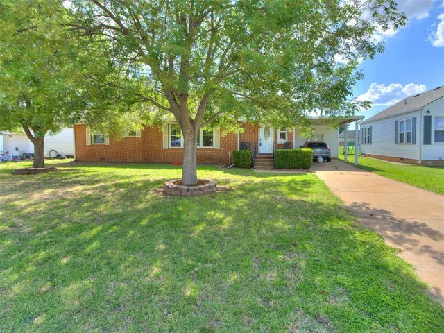 Photo 4 — 716 S 9th Street, Kingfisher, OK 73750